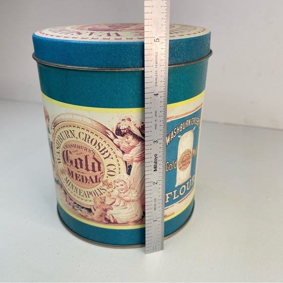 Gold Medal Flour Tin General Mills Vintage Round Tin with lid - Picture 11 of 11